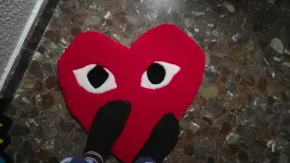 Alfombra Tufting Corazón Comme des Garçons