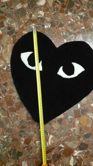 Alfombra Tufting Corazón Comme des Garçons