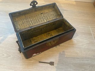 Caja baúl madera decorada