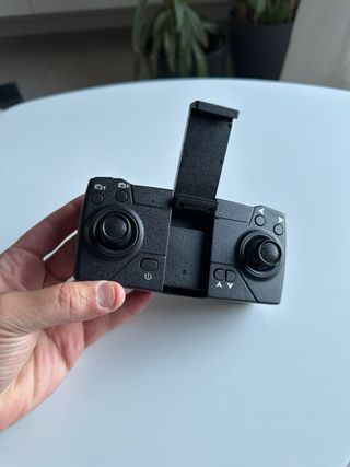 Dron con cámara gris