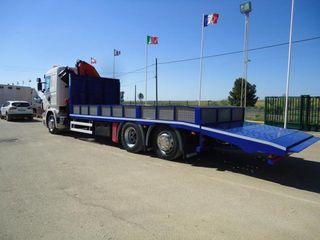 Scania R 440-CAMIONES PORTAMAQUINARIAS