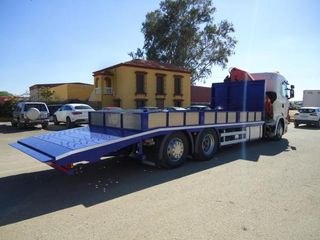 Scania R 440-CAMIONES PORTAMAQUINARIAS