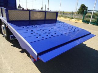 Scania R 440-CAMIONES PORTAMAQUINARIAS