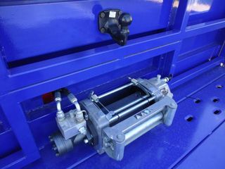 Scania R 440-CAMIONES PORTAMAQUINARIAS