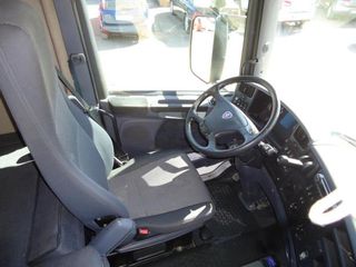 Scania R 440-CAMIONES PORTAMAQUINARIAS