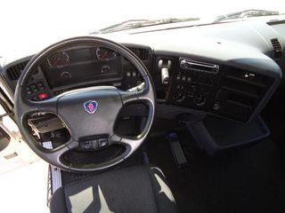 Scania R 440-CAMIONES PORTAMAQUINARIAS