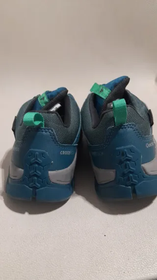 Zapatos Quechua nuevos grises y turquesa