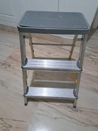 Escalera de dos peldaños