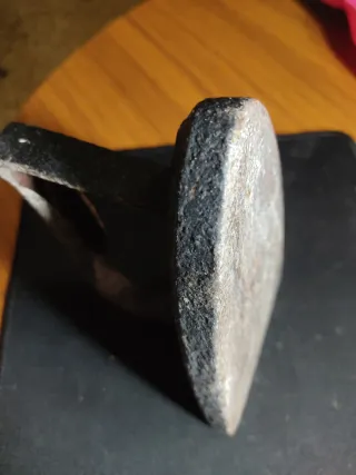 Antigua plancha de hierro