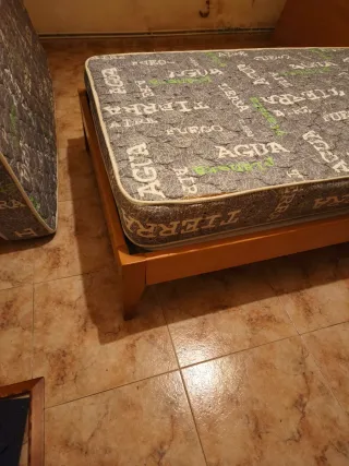 2 Camas 1,05m (2 cabeceros, 2 somieres, 2 colchon