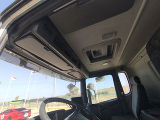 Scania P 380-CAMIONES PORTAMAQUINARIAS