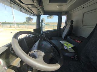 Scania P 380-CAMIONES PORTAMAQUINARIAS
