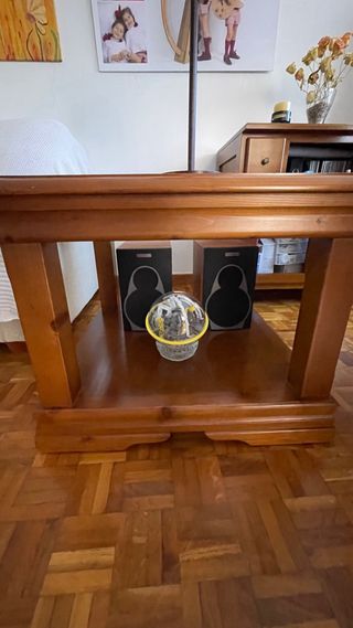 Mesa auxiliar salón madera y cristal