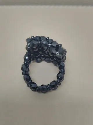 Anillo de bisutería negro