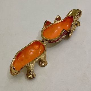 Elefante Decorativo Dorado y Rojo con diamantes.