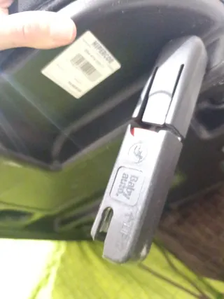 Silla coche Isofix negra y roja