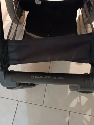 Silla de paseo Jane Muum Negra. Con prtector pará