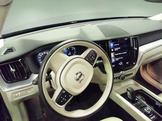 Volvo XC60 B4 D Momentum Pro Auto 145 kW (197 CV)