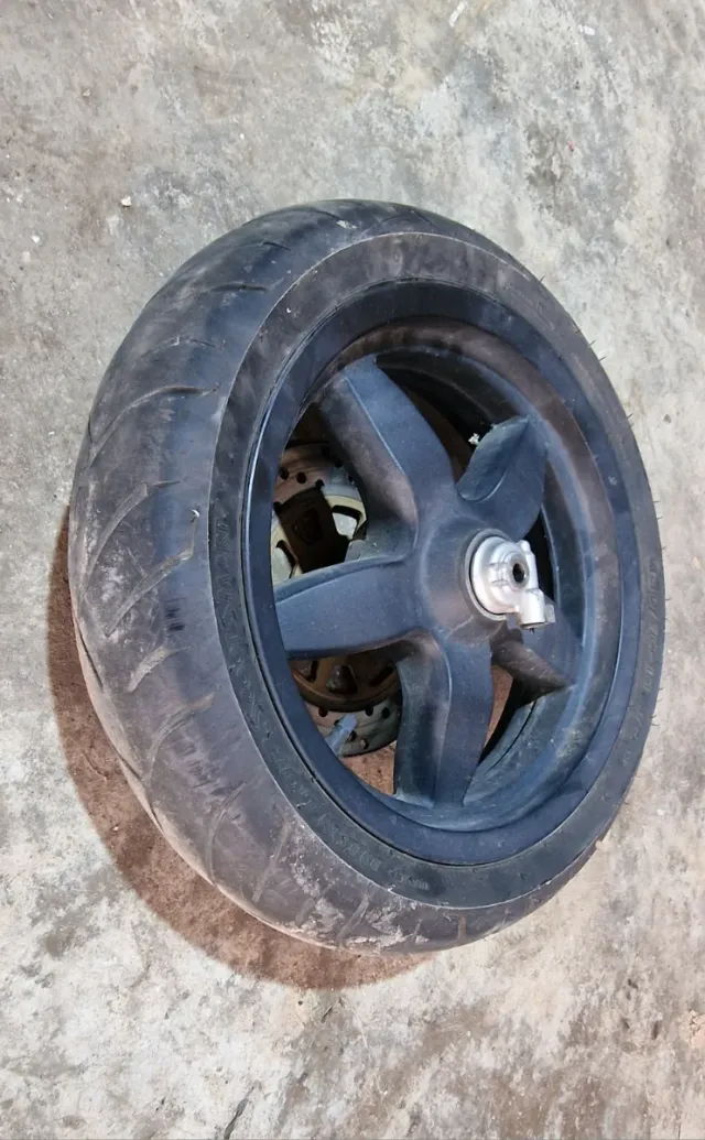 Rueda Delantera Daelim S2 125 con Disco