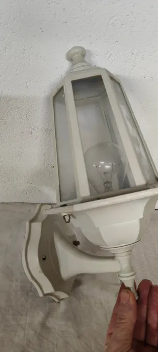 Aplique luz exterior metal y cristal