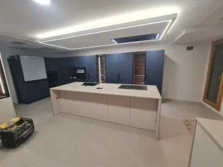 Cocina porcelánico, silestone, dekton, compac, etc