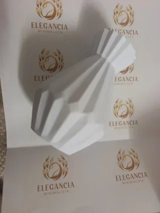 Jarrón blanco moderno