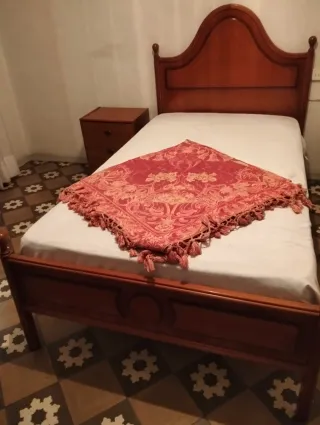 Cama de madera