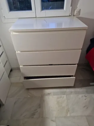 Cómoda blanca Ikea
