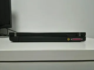 Portátil IBM ThinkPad R50e