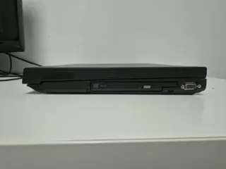 Portátil IBM ThinkPad R50e