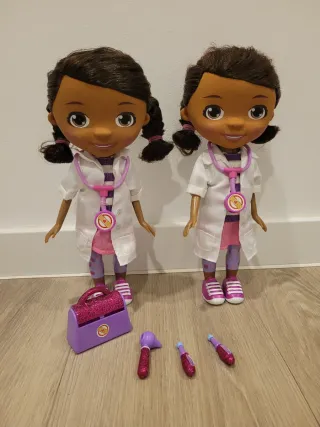 Muñecas La Doctora Juguetes (2)