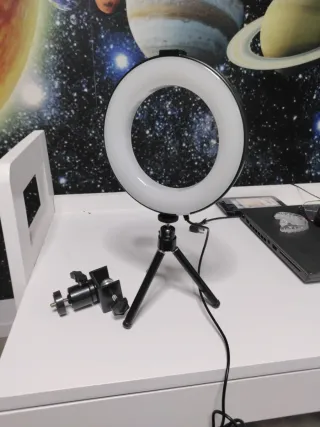 Aro de luz con trípode y pinza
