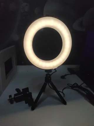 Aro de luz con trípode y pinza