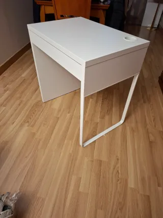 Mesa estudio IKEA MICKE blanca