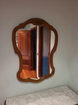 Dormitorio antiguo vintage en buen estado.