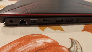 Portátil ASUS TUF Gaming FX504GD i7 16GB