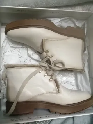 Botín beige con forro de pelo Hispanitas