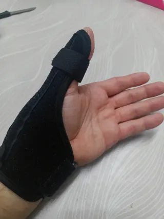 Inmovilizador de pulgar ajustable