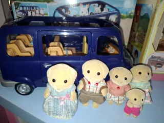 Lote Sylvanian Families: Coche y Casa