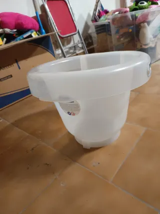 Bañera antireflijos para bebé