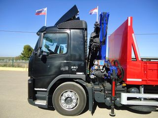 Volvo FM 330-CAMIONES GRUAS