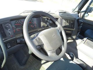 Volvo FM 330-CAMIONES GRUAS