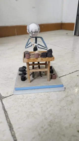 Lote de Figuras de zapatero artesano