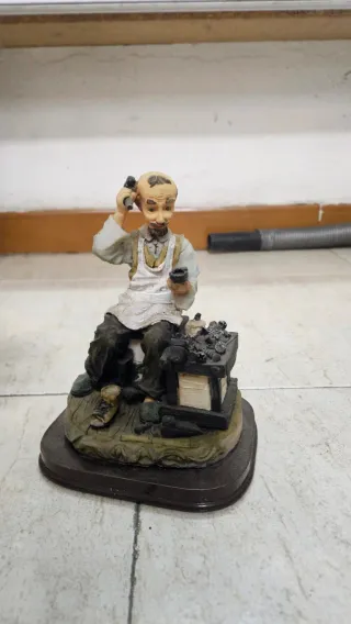 Lote de Figuras de zapatero artesano