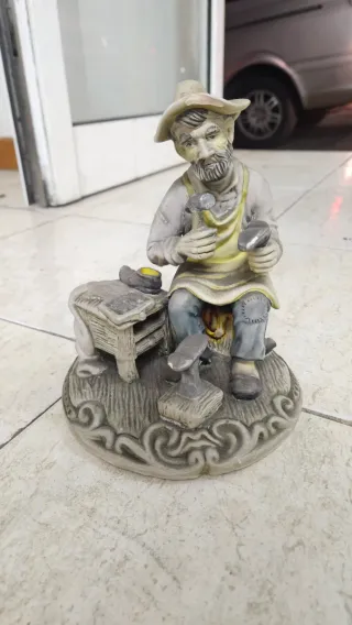 Lote de Figuras de zapatero artesano