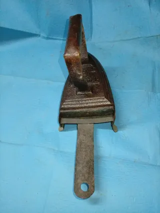 Plancha de carbón maciza antigua