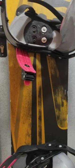 Tabla de Snowboard con Fijaciones