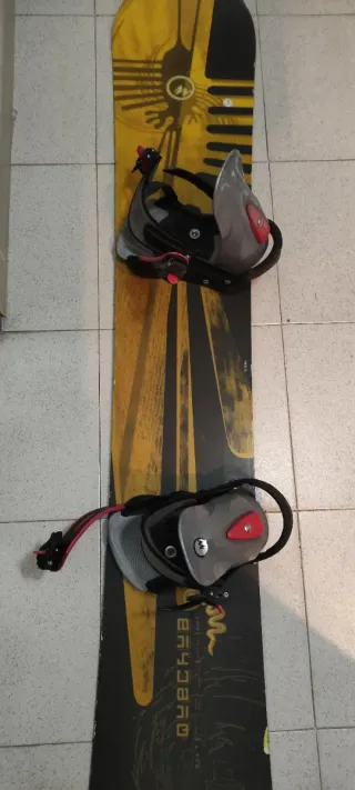 Tabla de Snowboard con Fijaciones
