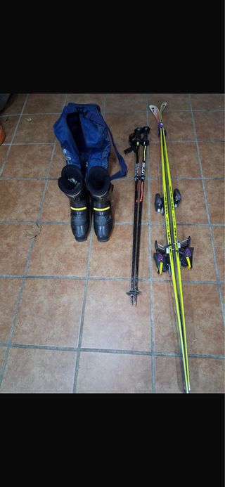 Esquís 190cm Talla 44 + Botas + Bastones