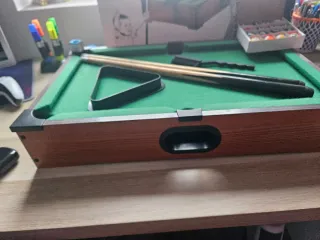 Mini mesa de billar con accesorios